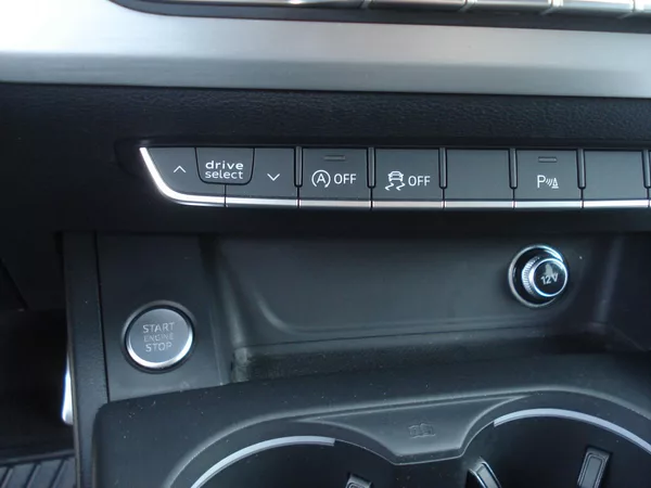 Audi A4 2.0 TFSi QUATTRO S-LINE - foto 19