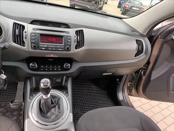 Kia Sportage 2,0 CRDI,135KW,4X4,ČR,1MAJ,XEN - foto 13
