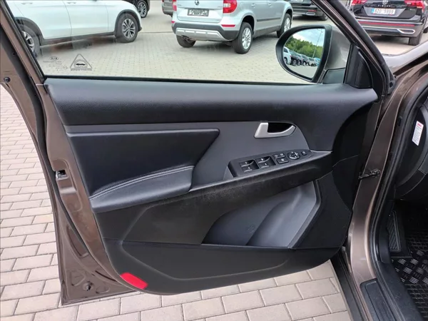 Kia Sportage 2,0 CRDI,135KW,4X4,ČR,1MAJ,XEN - foto 15