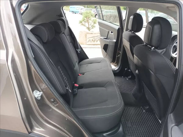 Kia Sportage 2,0 CRDI,135KW,4X4,ČR,1MAJ,XEN - foto 20