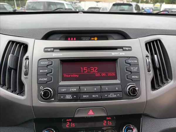 Kia Sportage 2,0 CRDI,135KW,4X4,ČR,1MAJ,XEN - foto 32