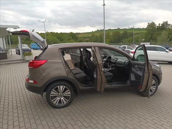 Kia Sportage 2,0 CRDI,135KW,4X4,ČR,1MAJ,XEN - foto 9