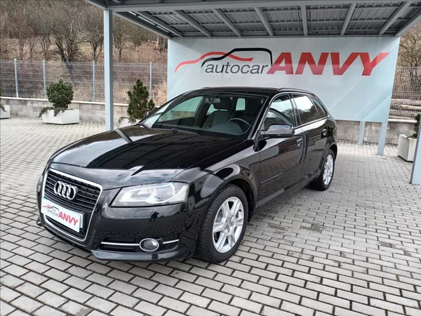 Audi A3 1,6 TDI,XENON,VÝHŘEV, Sportba