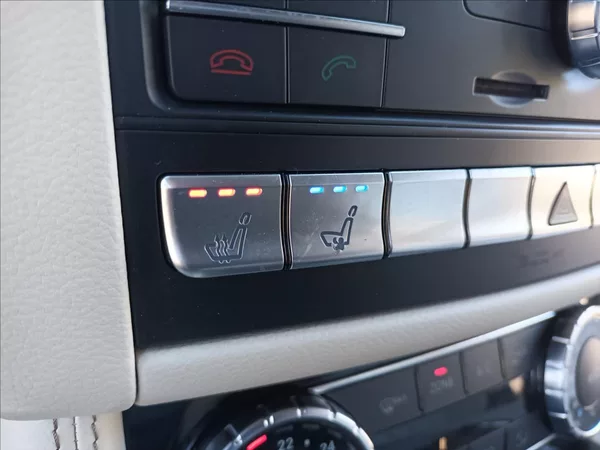 Mercedes-Benz CLS 3,0 350d,4Matic,190kw,ČR,1MAJ, - foto 33