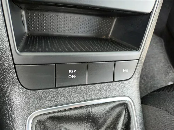 Volkswagen Golf Plus 1,6 MPI,75KW,SERVIS, - foto 29