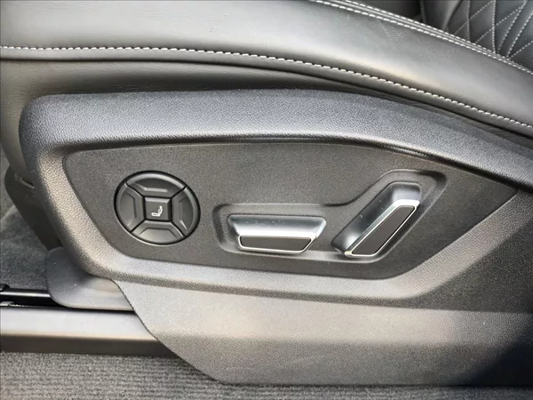 Audi Q8 3,0 TDI,210KW,S-line,ČR 1MAJ, - foto 14