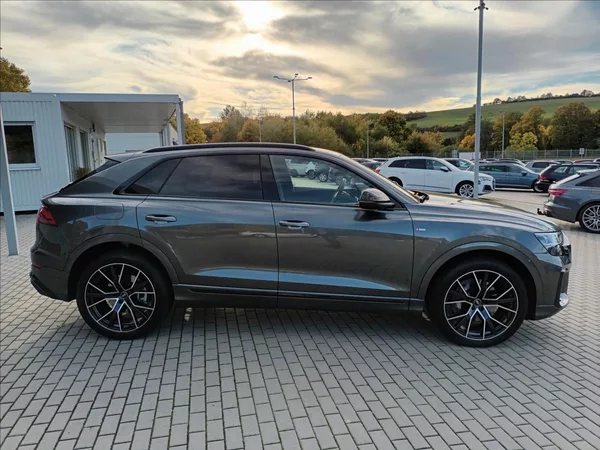 Audi Q8 3,0 TDI,210KW,S-line,ČR 1MAJ, - foto 4