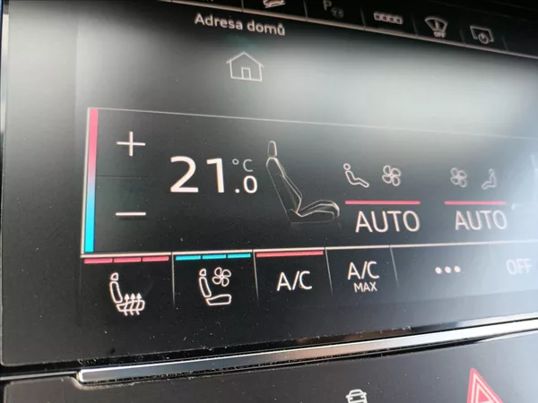 Audi Q8 3,0 TDI,210KW,S-line,ČR 1MAJ, - foto 40