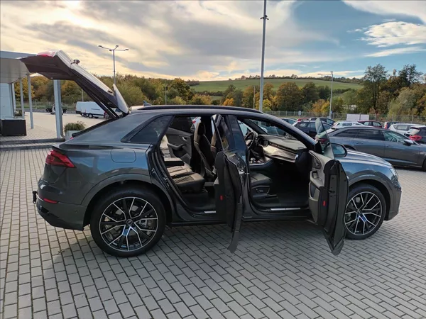 Audi Q8 3,0 TDI,210KW,S-line,ČR 1MAJ, - foto 9