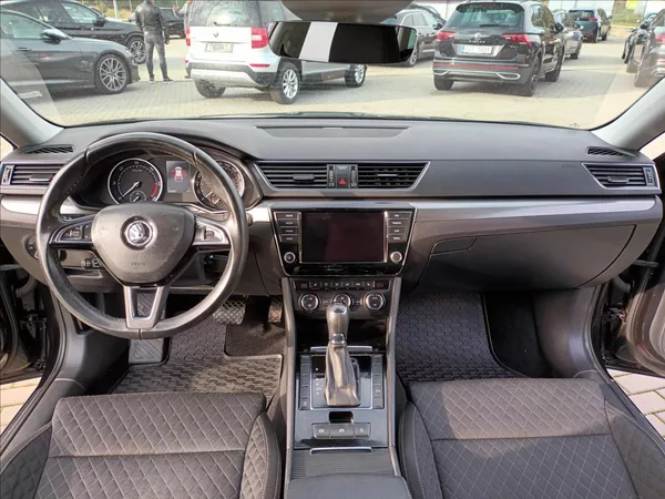 Škoda Superb 2,0 TDI,110KW,NAVI,VÝHŘEV, - foto 11