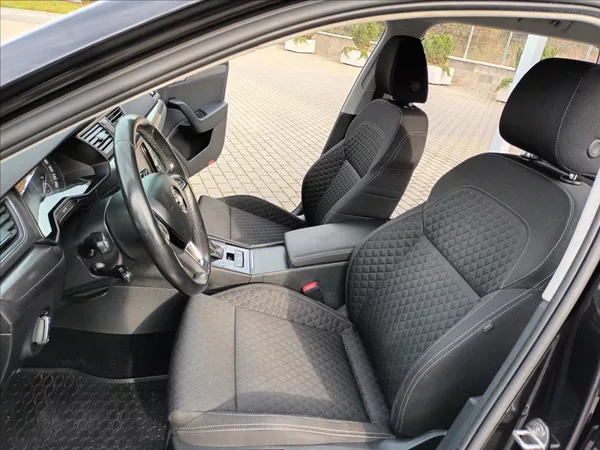 Škoda Superb 2,0 TDI,110KW,NAVI,VÝHŘEV, - foto 14