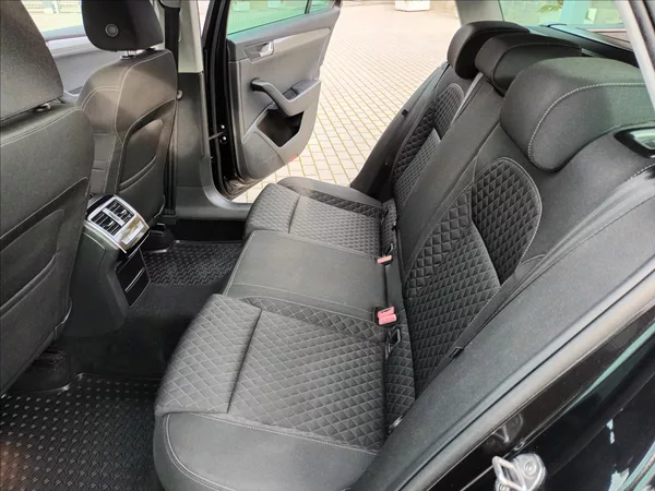 Škoda Superb 2,0 TDI,110KW,NAVI,VÝHŘEV, - foto 17