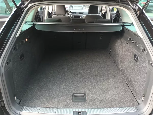 Škoda Superb 2,0 TDI,110KW,NAVI,VÝHŘEV, - foto 19
