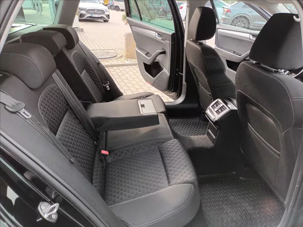 Škoda Superb 2,0 TDI,110KW,NAVI,VÝHŘEV, - foto 20