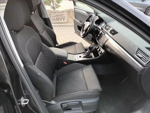 Škoda Superb 2,0 TDI,110KW,NAVI,VÝHŘEV, - foto 21