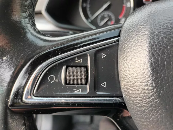 Škoda Superb 2,0 TDI,110KW,NAVI,VÝHŘEV, - foto 26
