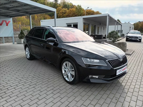 Škoda Superb 2,0 TDI,110KW,NAVI,VÝHŘEV, - foto 3