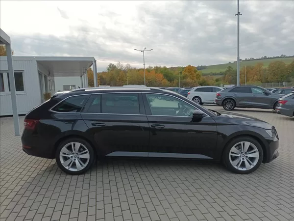 Škoda Superb 2,0 TDI,110KW,NAVI,VÝHŘEV, - foto 4