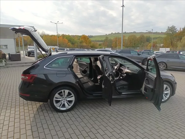 Škoda Superb 2,0 TDI,110KW,NAVI,VÝHŘEV, - foto 9