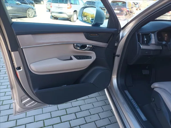 Volvo XC90 2,0 B5,BRIGHT PLUS,ČR,POLESTAR - foto 15