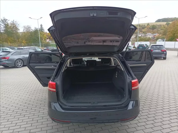 Volkswagen Passat 2,0 TDI,110KW,RADAR,LED, - foto 18