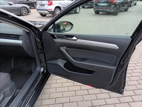 Volkswagen Passat 2,0 TDI,110KW,RADAR,LED, - foto 22