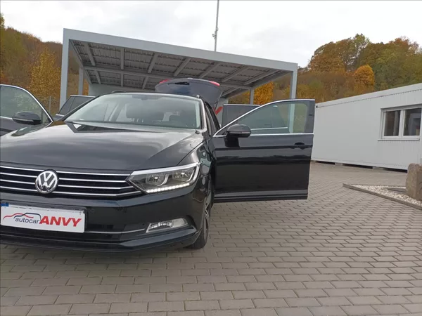 Volkswagen Passat 2,0 TDI,110KW,RADAR,LED, - foto 36