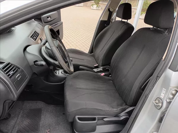 Citroën C4 1,4 i,65kw,ČR,1MAJ,KLIMA, - foto 14
