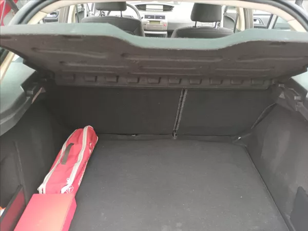 Citroën C4 1,4 i,65kw,ČR,1MAJ,KLIMA, - foto 18