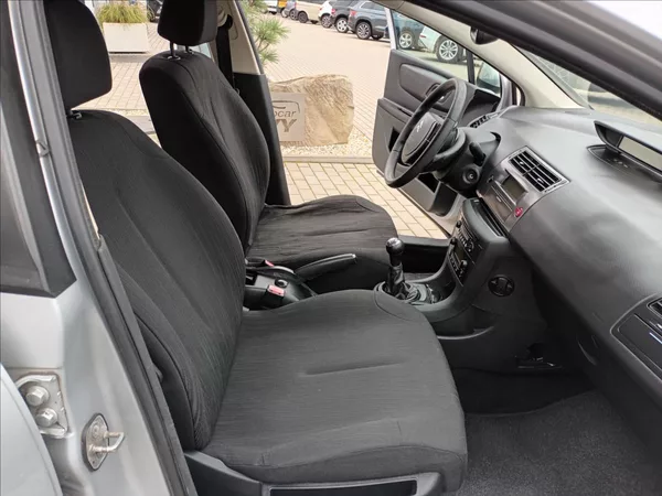Citroën C4 1,4 i,65kw,ČR,1MAJ,KLIMA, - foto 20