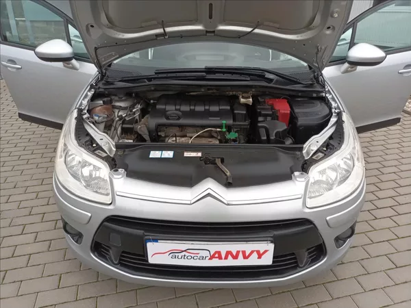 Citroën C4 1,4 i,65kw,ČR,1MAJ,KLIMA, - foto 24