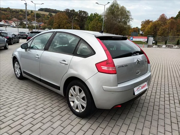 Citroën C4 1,4 i,65kw,ČR,1MAJ,KLIMA, - foto 7