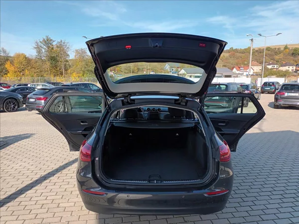 Mercedes-Benz Třídy C 2,0 220d,147kW,ČR,NAVI,360, - foto 17