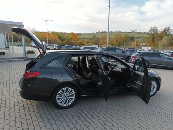 Mercedes-Benz Třídy C 2,0 220d,147kW,ČR,NAVI,360, - foto 9