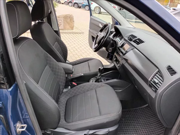 Škoda Fabia 1,0 TSI,81KW,DIGIKLIMA,TEMPOMA - foto 20
