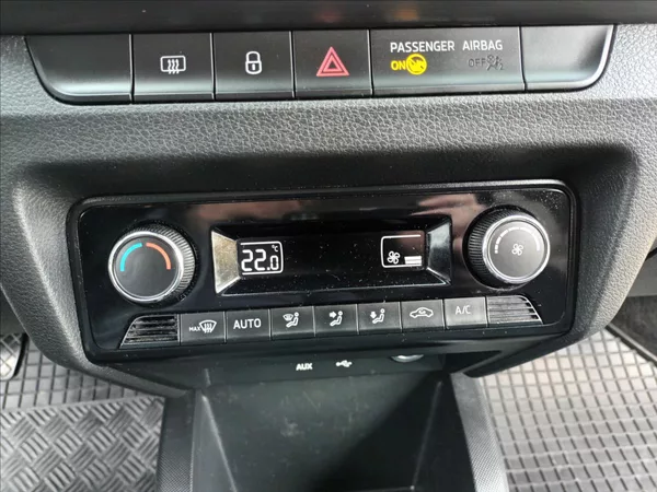 Škoda Fabia 1,0 TSI,81KW,DIGIKLIMA,TEMPOMA - foto 30