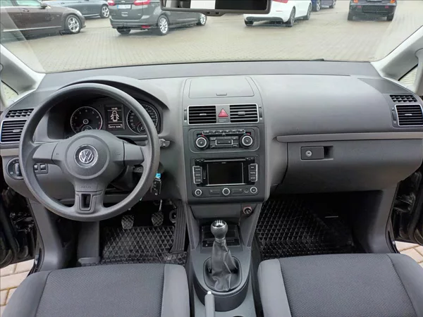 Volkswagen Touran 1,4 TSI,SERVIS,TAŽNÉ,VÝHŘEV - foto 11