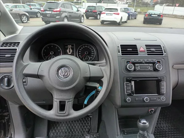 Volkswagen Touran 1,4 TSI,SERVIS,TAŽNÉ,VÝHŘEV - foto 12