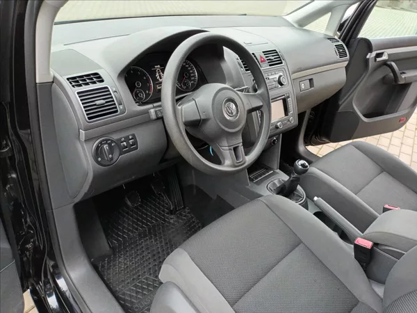 Volkswagen Touran 1,4 TSI,SERVIS,TAŽNÉ,VÝHŘEV - foto 16