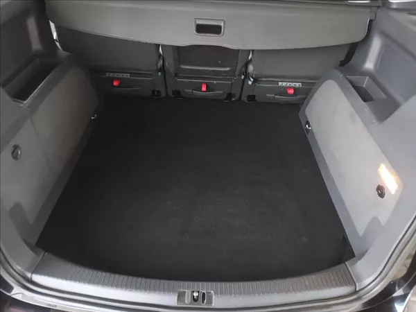 Volkswagen Touran 1,4 TSI,SERVIS,TAŽNÉ,VÝHŘEV - foto 20