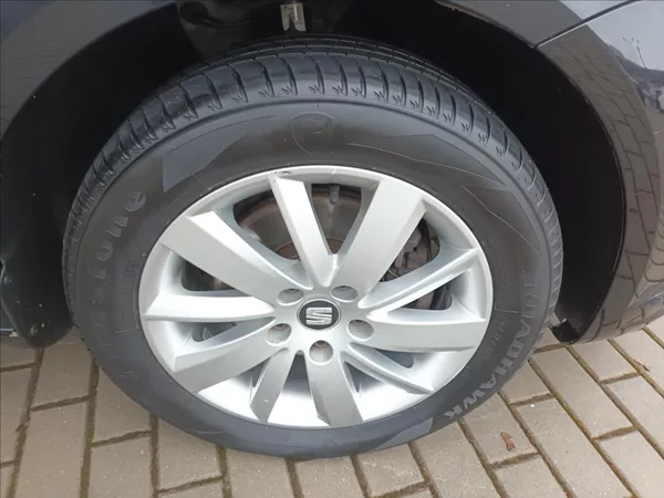 Volkswagen Touran 1,4 TSI,SERVIS,TAŽNÉ,VÝHŘEV - foto 26