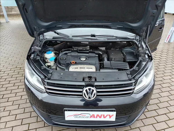 Volkswagen Touran 1,4 TSI,SERVIS,TAŽNÉ,VÝHŘEV - foto 31