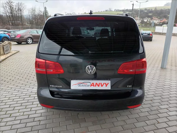 Volkswagen Touran 1,4 TSI,SERVIS,TAŽNÉ,VÝHŘEV - foto 6