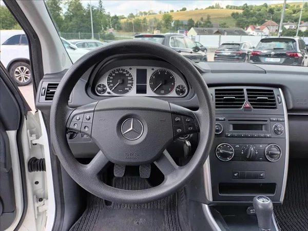 Mercedes-Benz Třídy B 2,0 i,B 200,100kw,TAŽNÉ,VÝHŘEV - foto 12