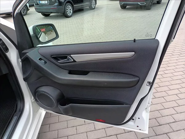 Mercedes-Benz Třídy B 2,0 i,B 200,100kw,TAŽNÉ,VÝHŘEV - foto 24