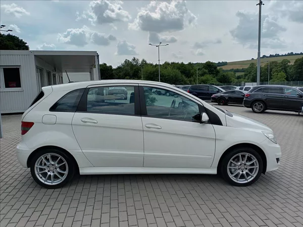 Mercedes-Benz Třídy B 2,0 i,B 200,100kw,TAŽNÉ,VÝHŘEV - foto 4
