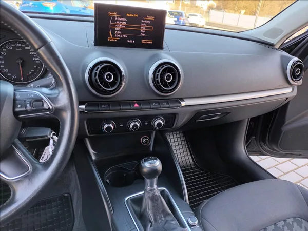 Audi A3 1,2 TFSI,77KW,KLIMA,PARKING - foto 13