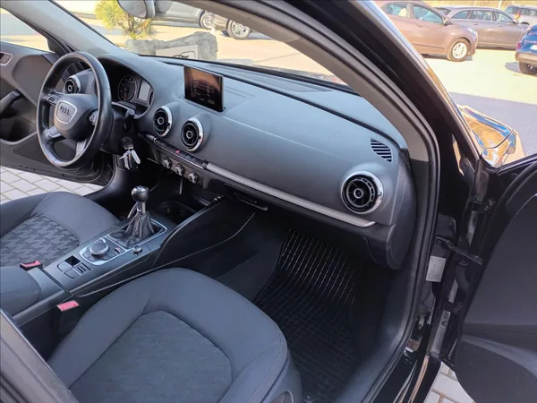 Audi A3 1,2 TFSI,77KW,KLIMA,PARKING - foto 23