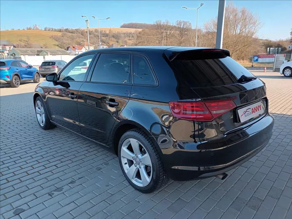 Audi A3 1,2 TFSI,77KW,KLIMA,PARKING - foto 7