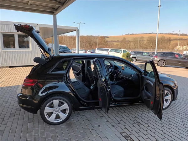 Audi A3 1,2 TFSI,77KW,KLIMA,PARKING - foto 9